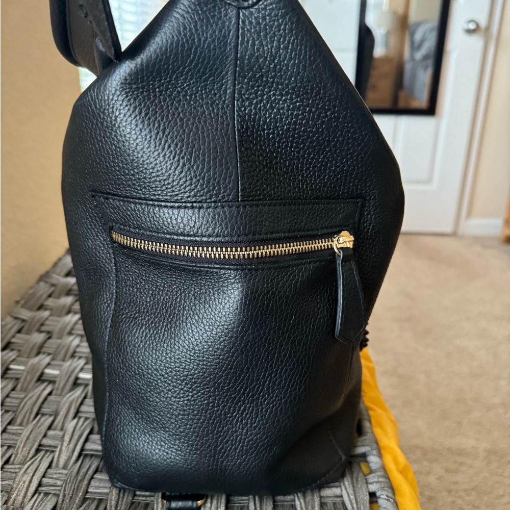 Valentino by Mario Valentino Large Leather Shoulder Bag - Picture 4 of 8
